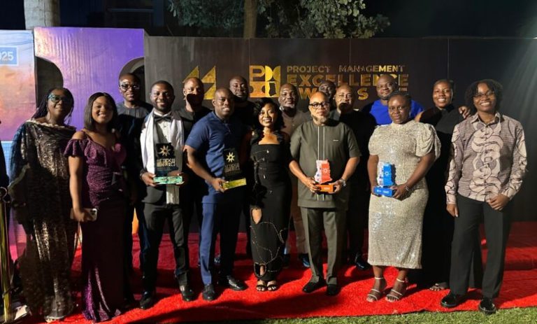 MTN-Team-in-a-group-picture-with-the-awards-780x470