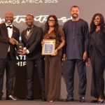 Jeremiah-Opoku-Manager-Investor-Relations-receiving-the-Overall-Best-Investor-Relations-Practice-Award-780x470
